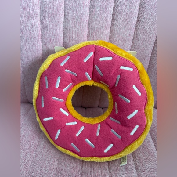 Zippy Paws Other - Jumbo Donut Toy for Dogs